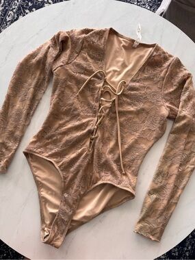 Pura Vida Swim Women Beige Floral Lace-Up Front Long Sleeve Stretch Bodysuit M